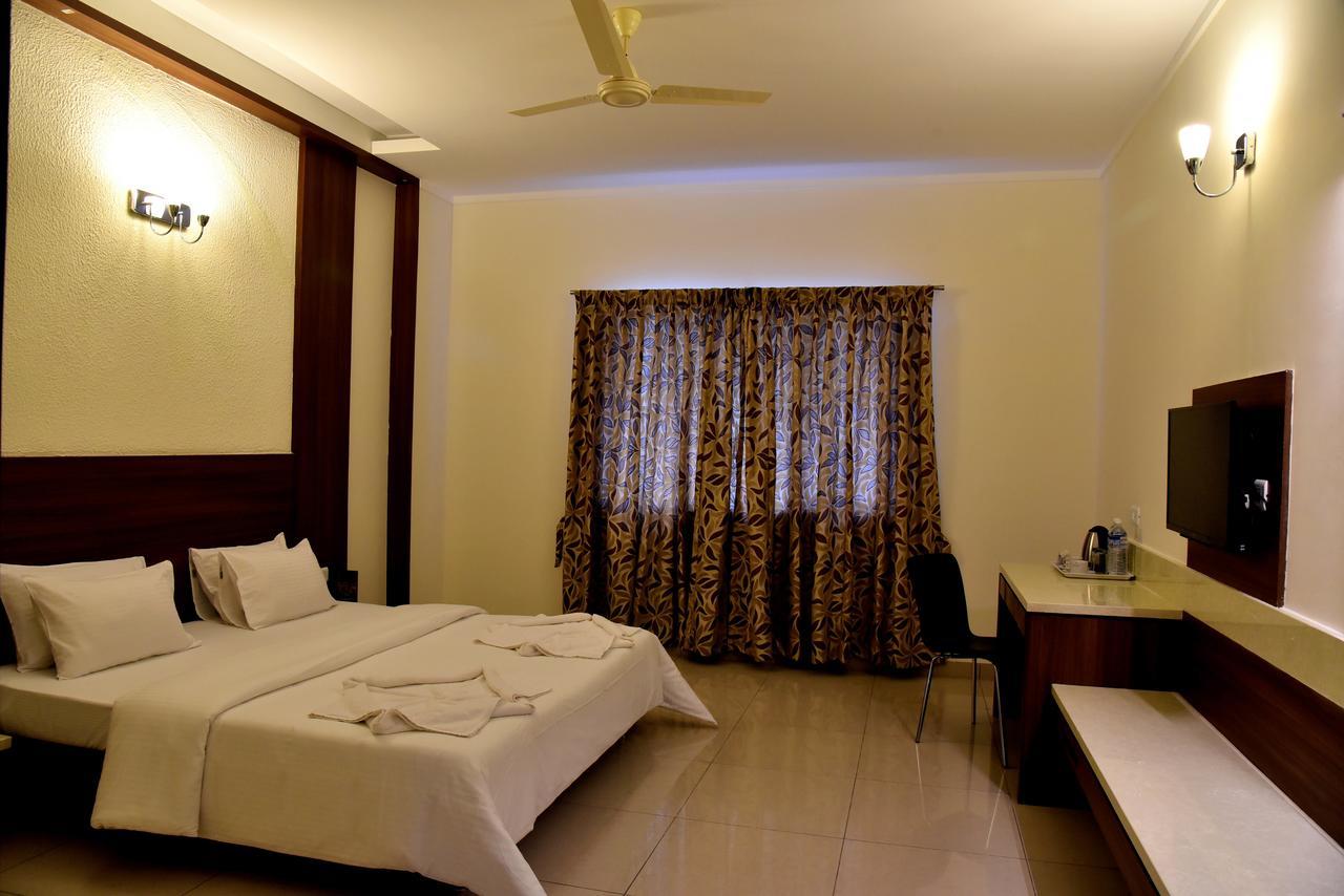Hotel Rathna Residency Salem Esterno foto