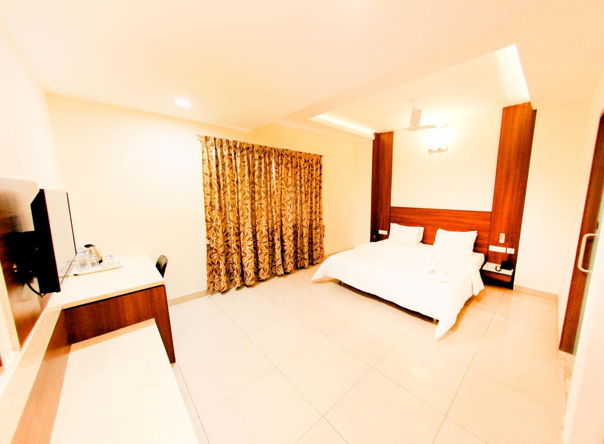 Hotel Rathna Residency Salem Esterno foto