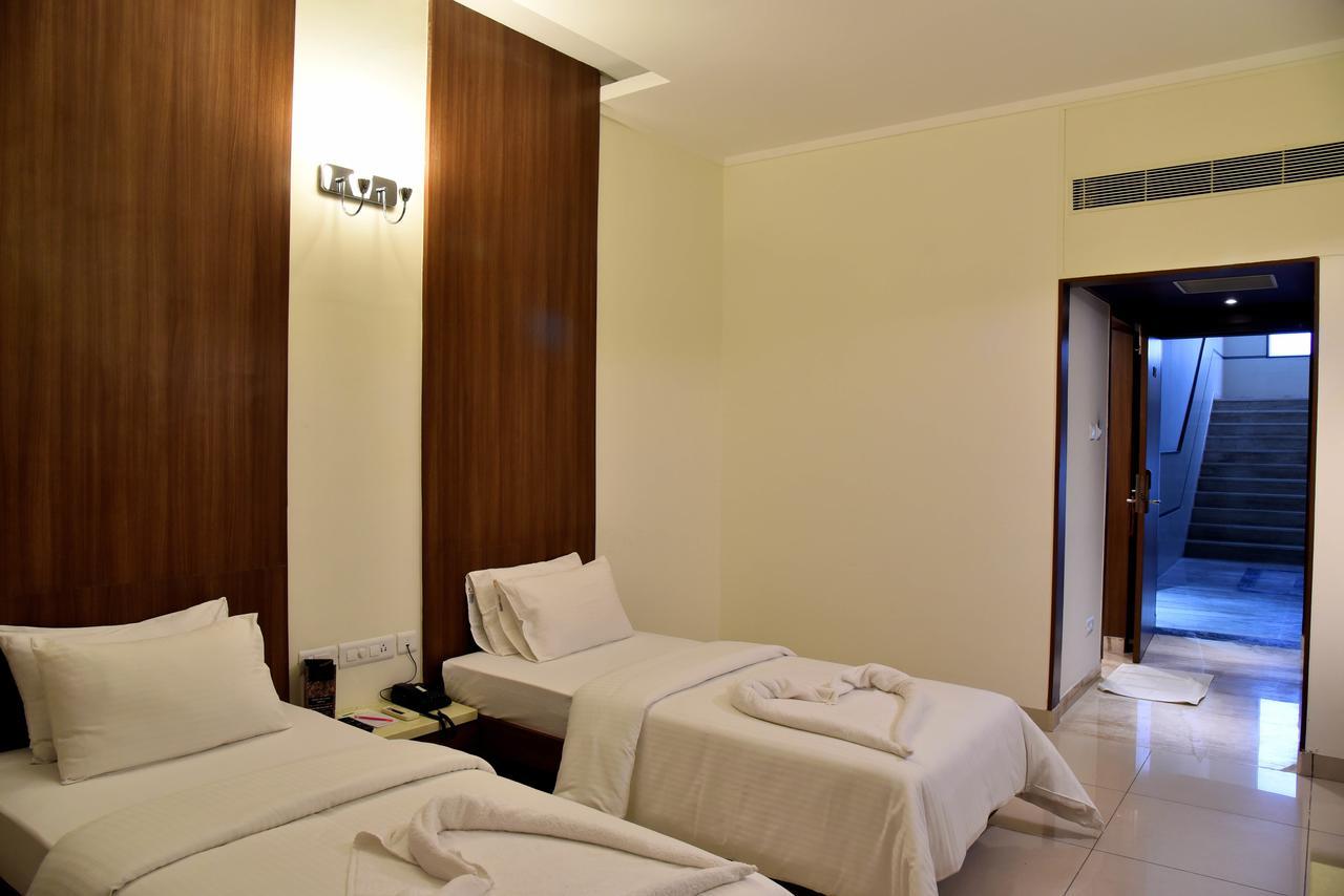 Hotel Rathna Residency Salem Esterno foto