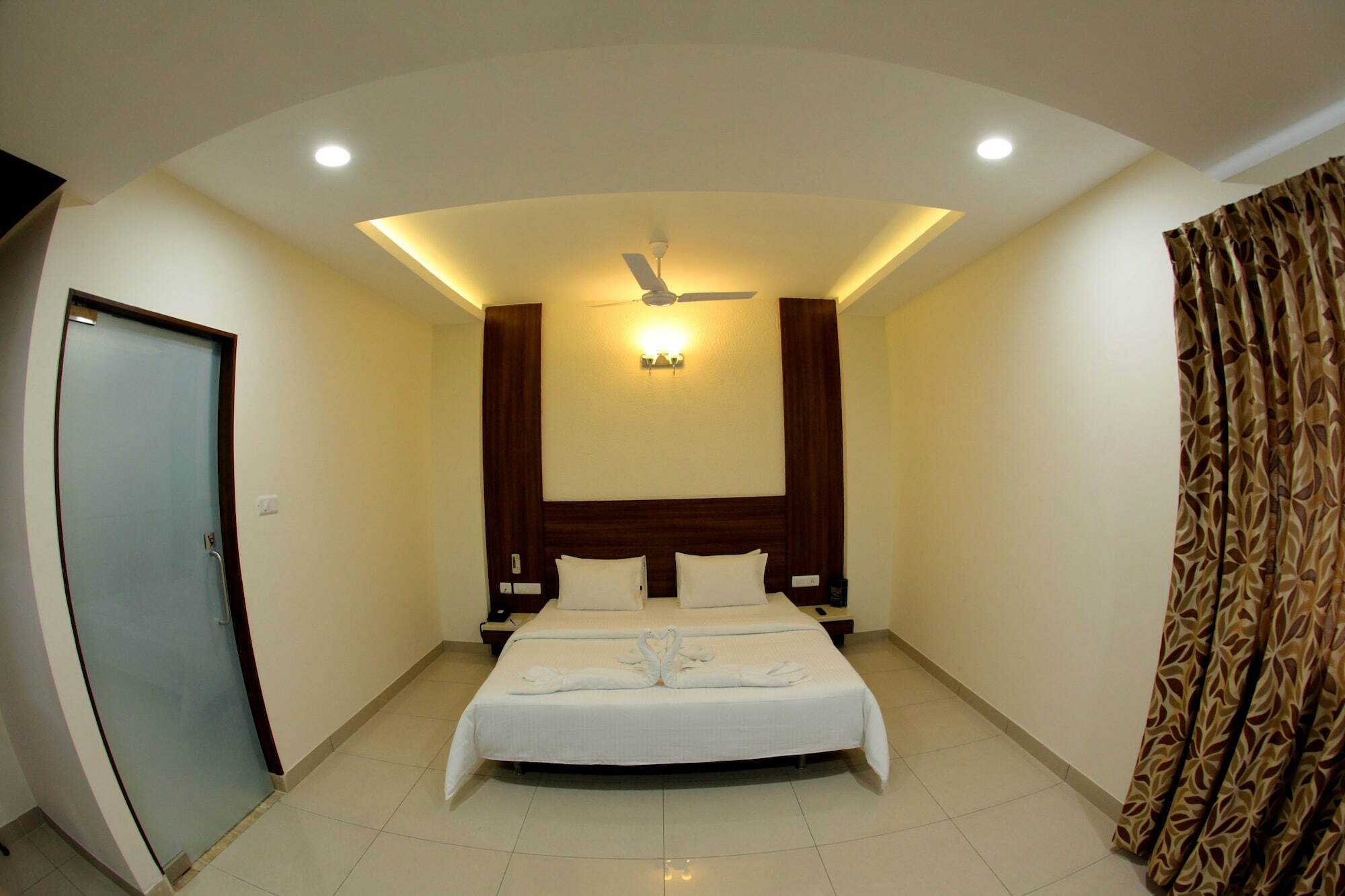 Hotel Rathna Residency Salem Esterno foto